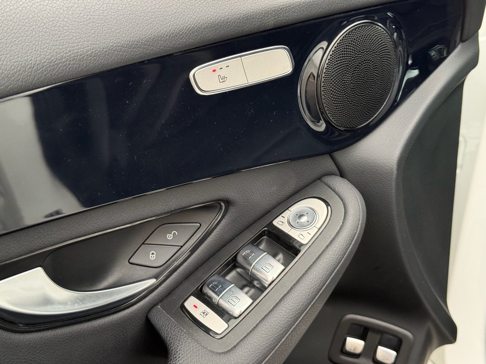 Mercedes-Benz GLC Coupe 300, 2020 - Image 14