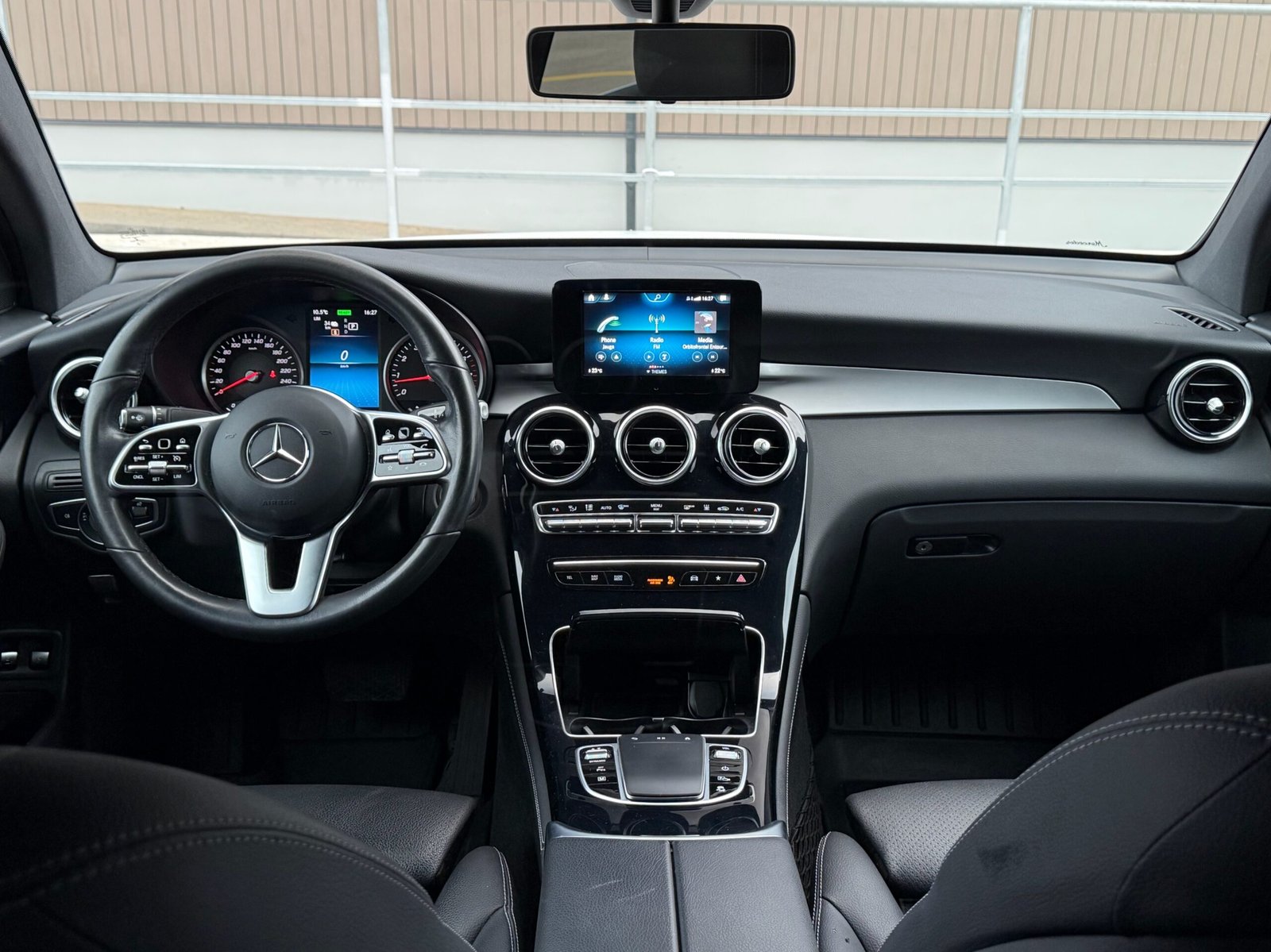 Mercedes-Benz GLC Coupe 300, 2020 - Image 16