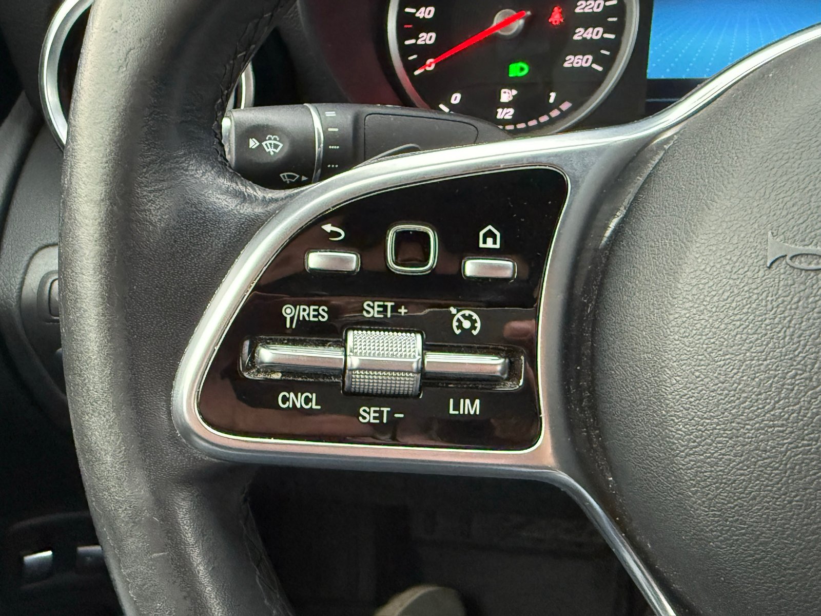 Mercedes-Benz GLC Coupe 300, 2020 - Image 28